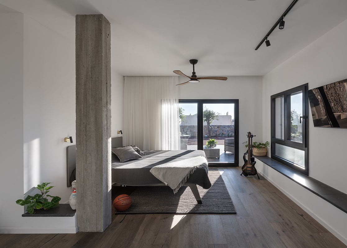 Interior design by Adi Radai. Photography: Amit Gosher